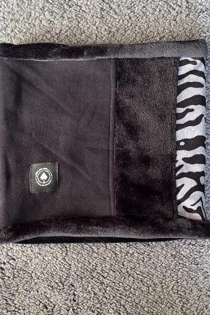 CUELLO / Zebra gris
