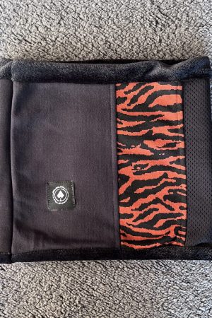 CUELLO / Zebra roja