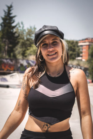 TOP UVE CORTO / 2 gomas / disco + negro