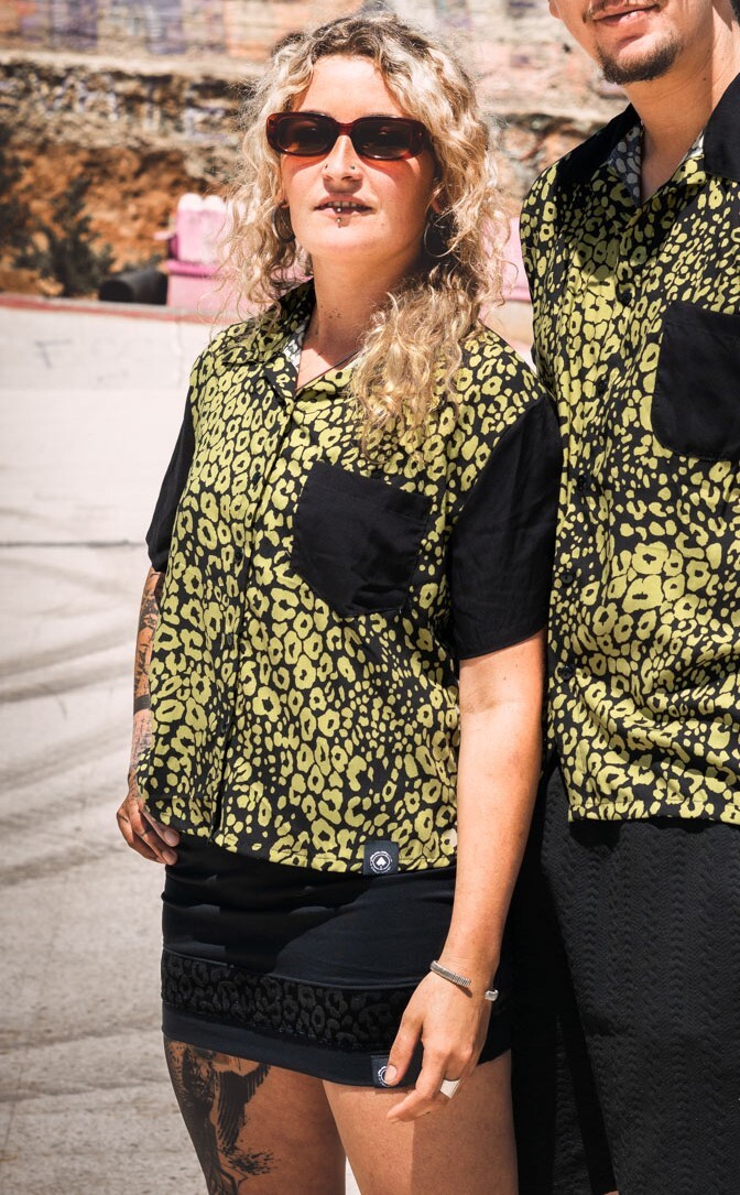 KAMISA CORTA / Leopardo Pistacho