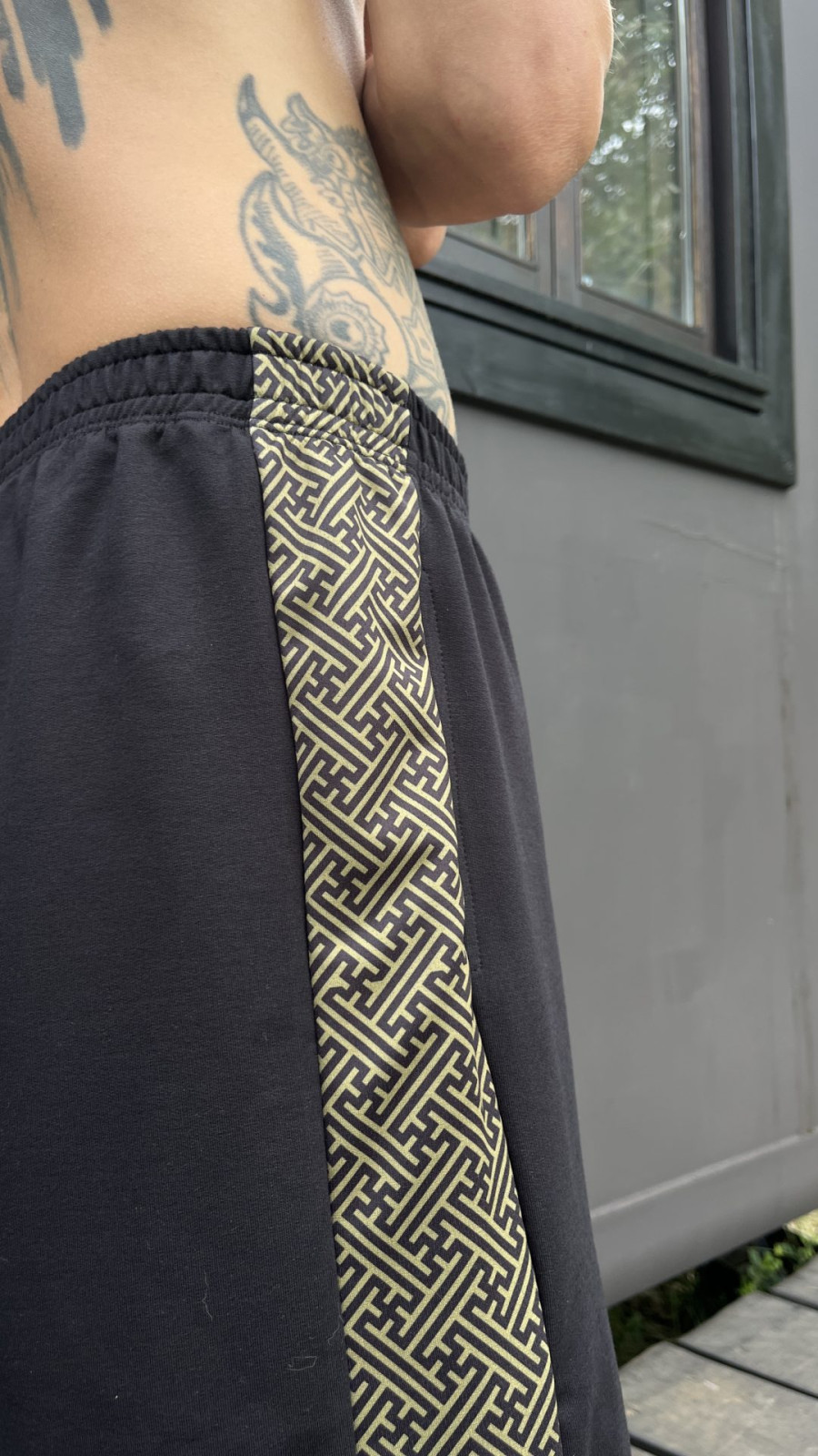 LINE BASKET PANTS / Sayagata Olive - Imagen 4