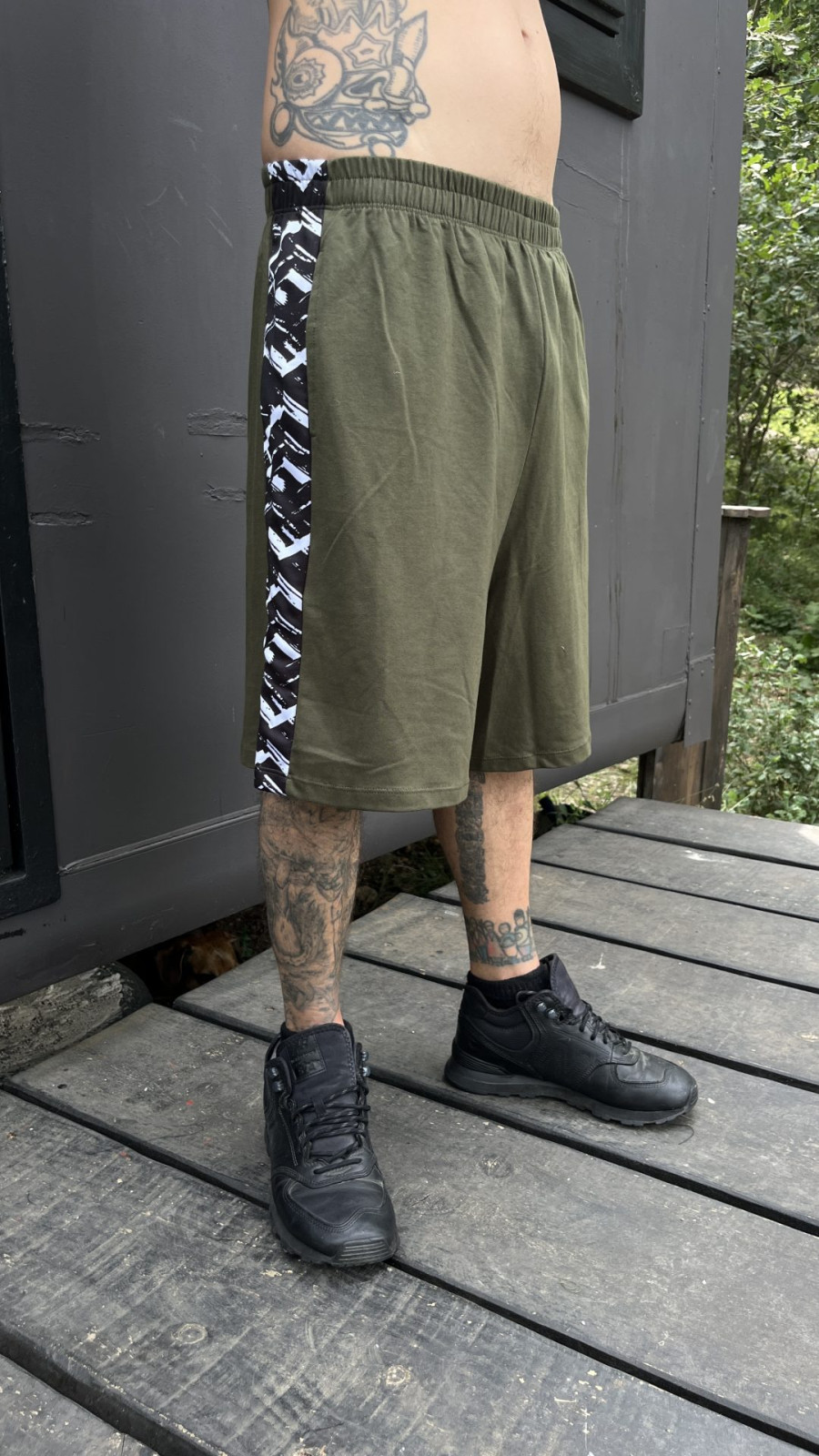 LINE BASKET PANTS / green + abstract